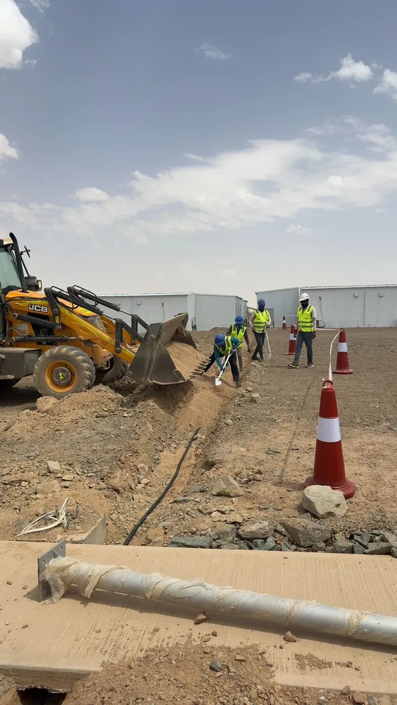 مرجع تقني لفنادق الحجاج في مكة يوضح التمديدات الأرضية وأعمال الحفر